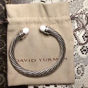 David Yurman White Agate w/Diamond bangle! Size M